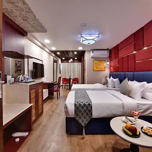 Fern Club Room Twin Bed